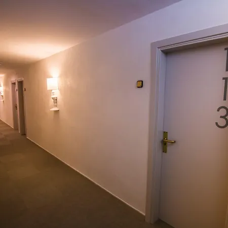 فندق Florida توسا ذي مار